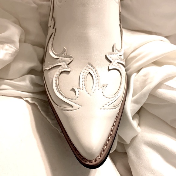 NWT Women’s Cowboy Boots - Picture 7 of 7